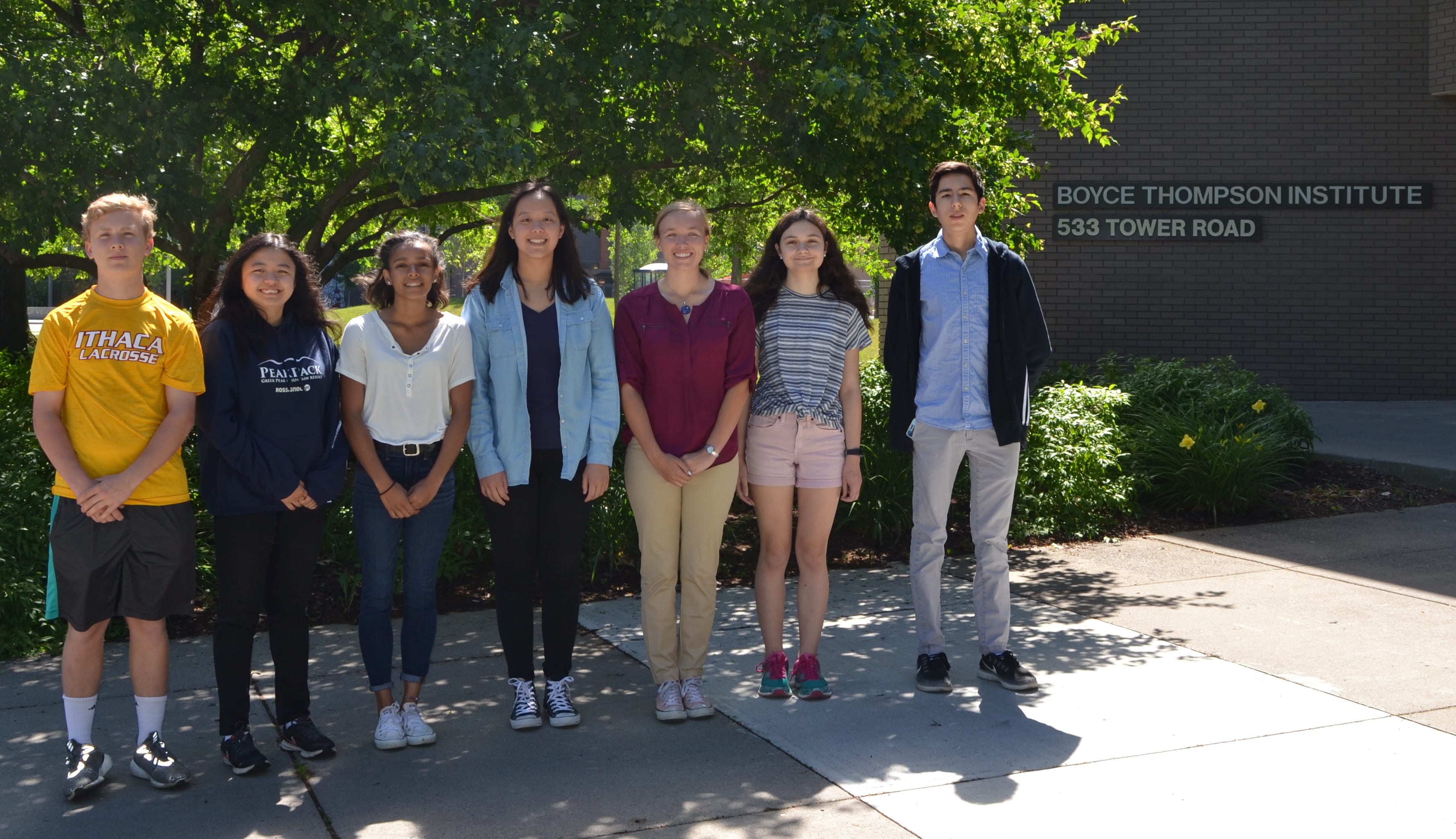 Group photo of the 2018 BTI summer high school interns